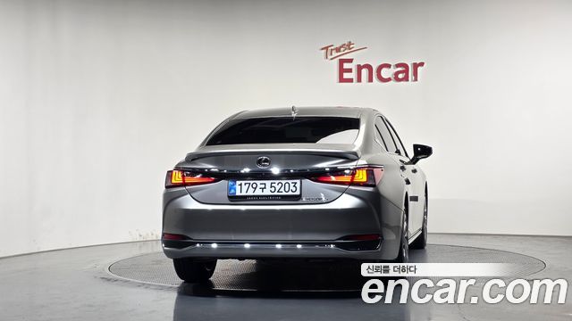 Lexus ES 2026 — photo 4
