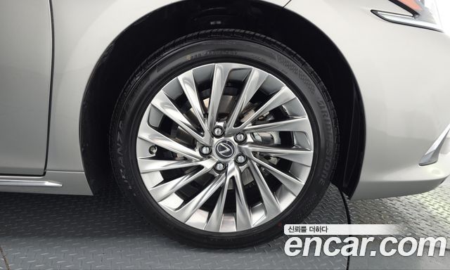 Lexus ES 2026 — photo 7