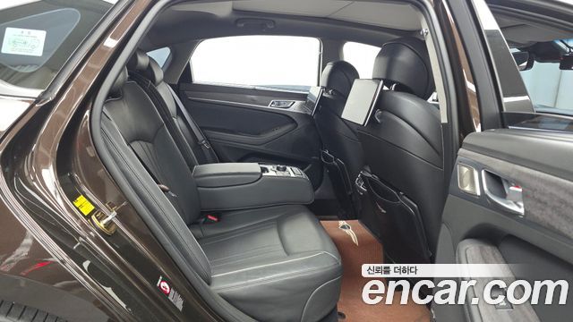 Genesis G80 2019 — photo 17