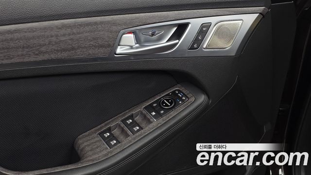 Genesis G80 2019 — photo 14
