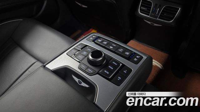 Genesis G80 2019 — photo 33