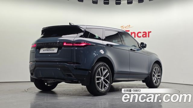Land Rover Range Rover Evoque 2026 — photo 2