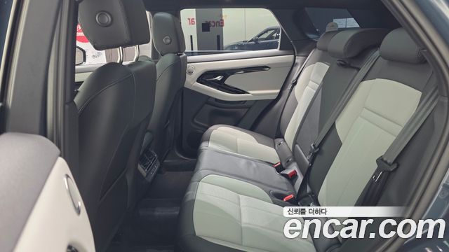 Land Rover Range Rover Evoque 2026 — photo 4