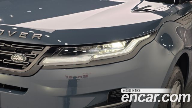 Land Rover Range Rover Evoque 2026 — photo 17