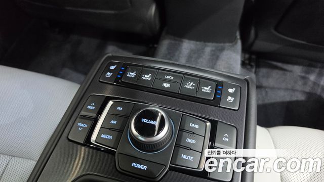 Genesis G80 2019 — photo 32