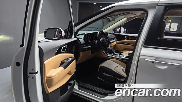 Kia Canival 2021 — photo 10