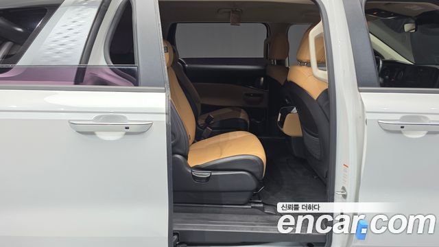 Kia Canival 2021 — photo 12