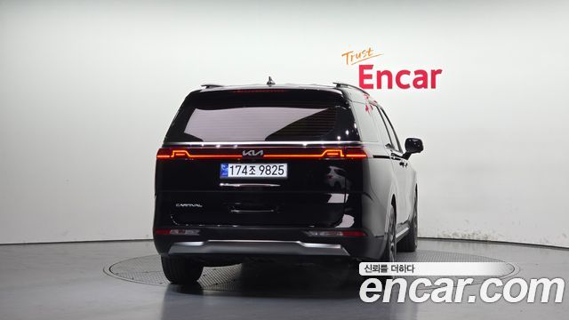 Kia Canival 2022 — photo 4