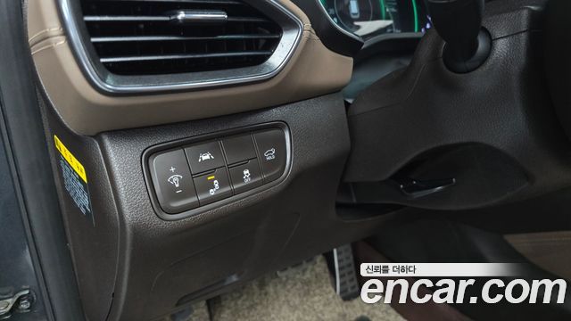 Hyundai Santafe 2019 — photo 26