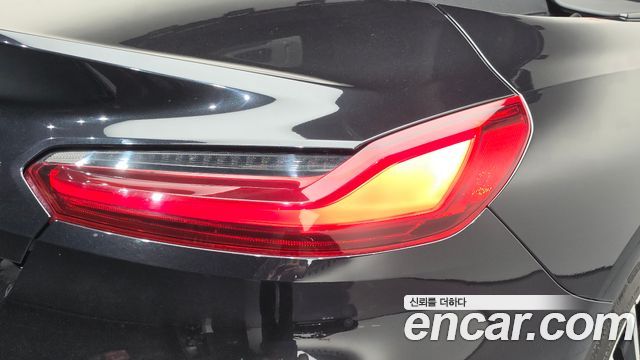 BMW Z4 2019 — photo 9