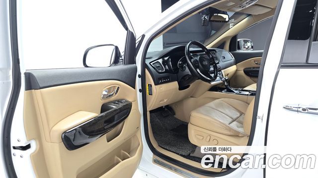 Kia Canival 2019 — photo 13