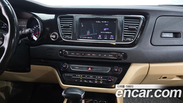 Kia Canival 2019 — photo 23