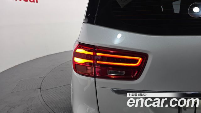 Kia Canival 2019 — photo 9