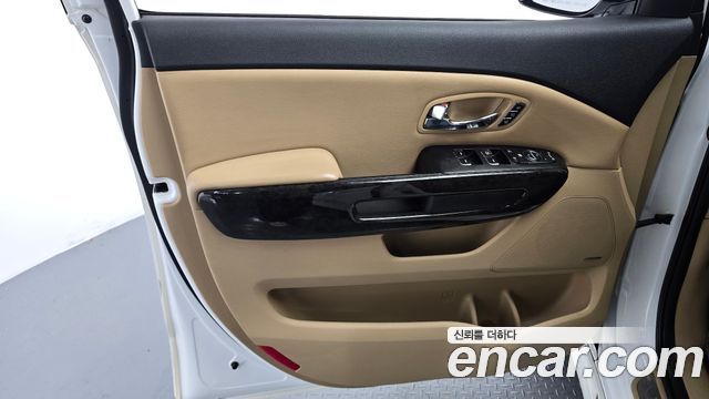 Kia Canival 2019 — photo 14