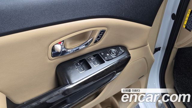 Kia Canival 2019 — photo 29