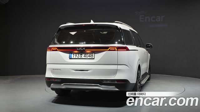 Kia Canival 2023 — photo 4