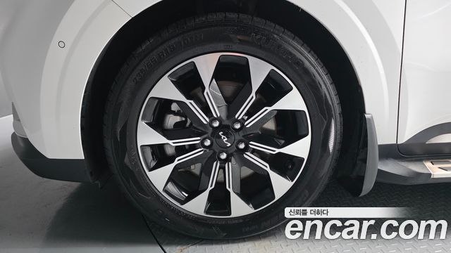 Kia Canival 2023 — photo 5