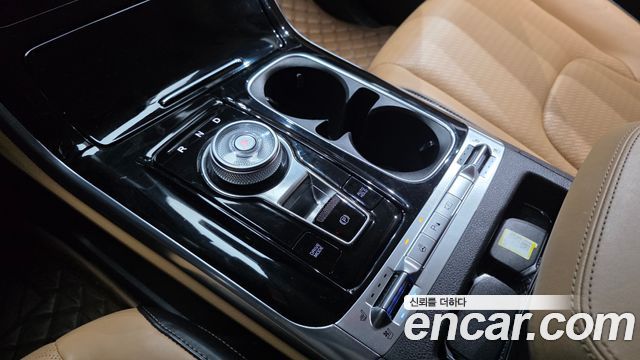 Kia Canival 2023 — photo 9