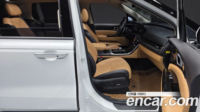 Kia Canival 2023 — photo 11