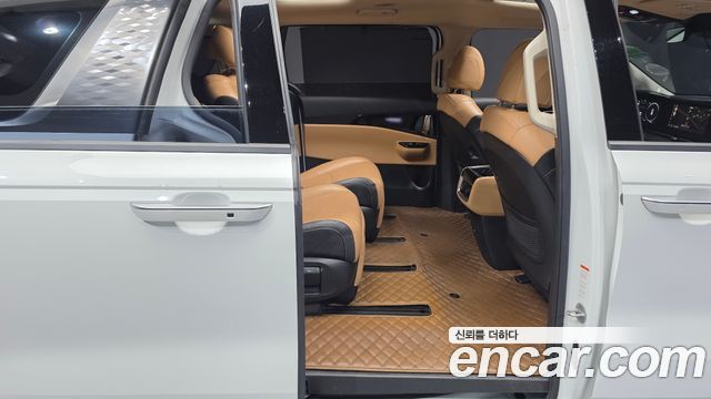 Kia Canival 2023 — photo 12
