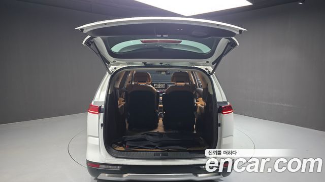Kia Canival 2023 — photo 20