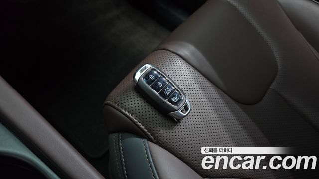 Hyundai Santafe 2019 — photo 23