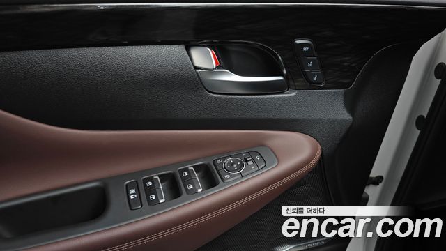 Hyundai Santafe 2019 — photo 30