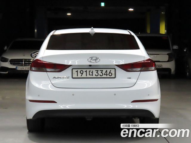 Hyundai AVANTE 2018 — photo 3