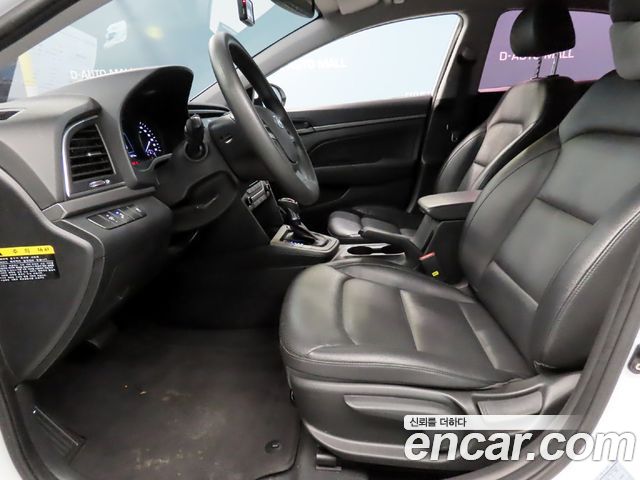 Hyundai AVANTE 2018 — photo 7