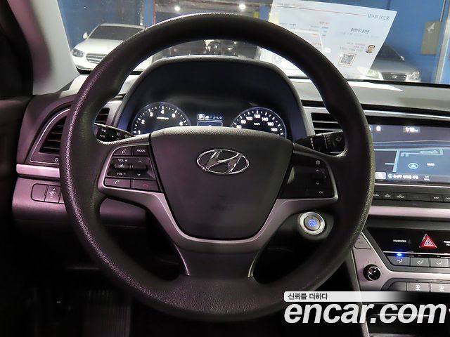 Hyundai AVANTE 2018 — photo 11