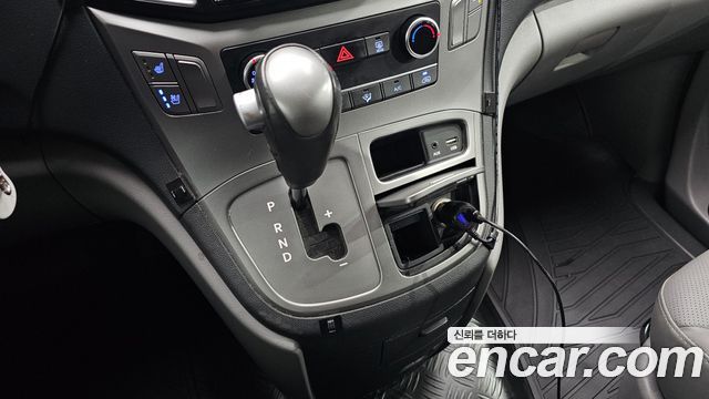 Hyundai Starex 2019 — photo 9