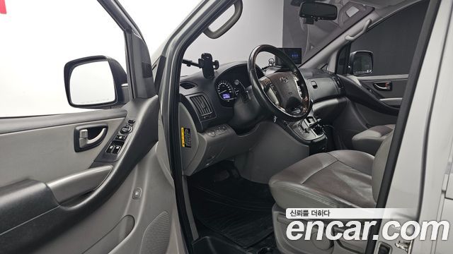 Hyundai Starex 2019 — photo 10