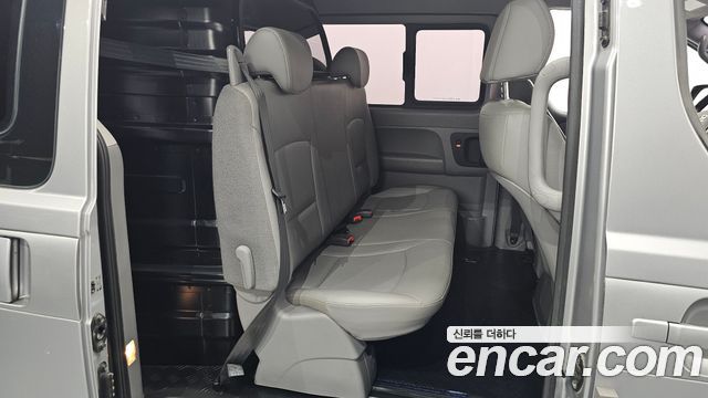 Hyundai Starex 2019 — photo 11