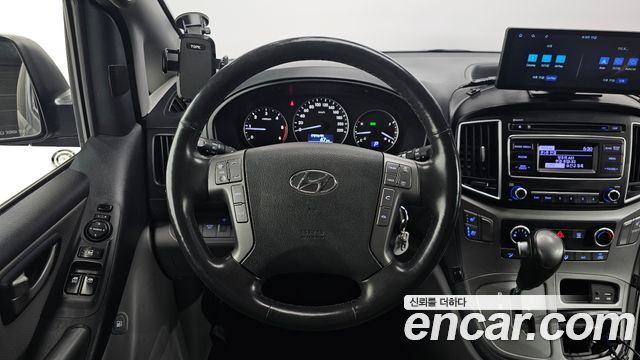 Hyundai Starex 2019 — photo 14