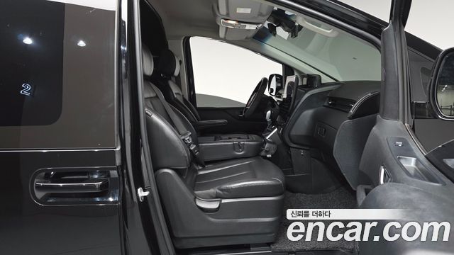 Hyundai Staria 2022 — photo 16