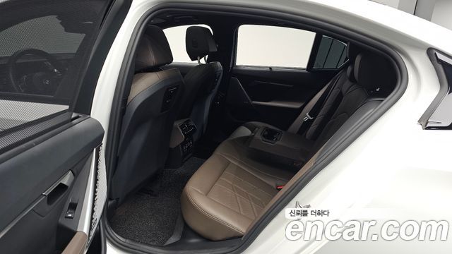 BMW i5 2025 — photo 18