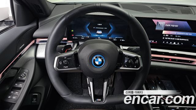 BMW i5 2025 — photo 19