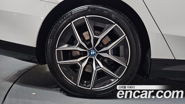 BMW i5 2025 — photo 7