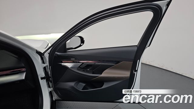 BMW i5 2025 — photo 14