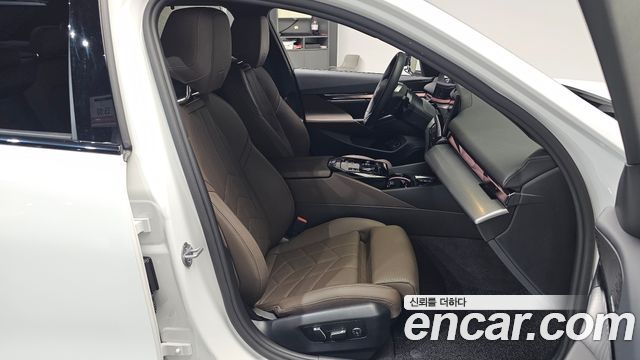 BMW i5 2025 — photo 16