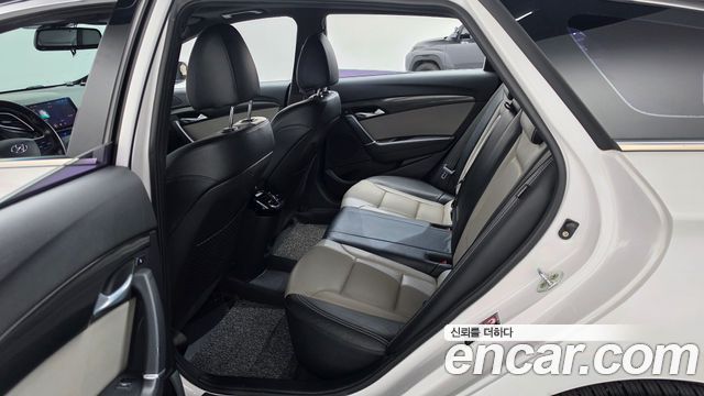 Hyundai i40 2016 — photo 12
