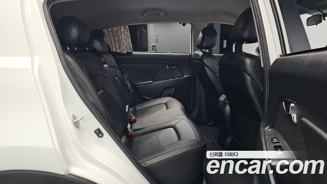 Kia Sportage 2011 — photo 11