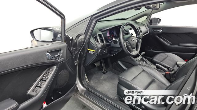 Kia K3 2013 — photo 12