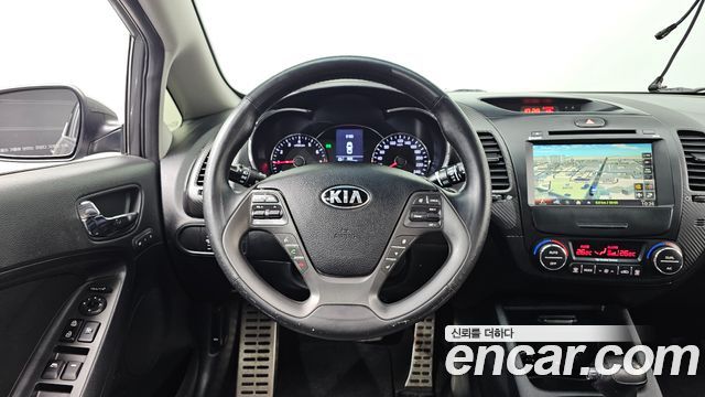 Kia K3 2013 — photo 13