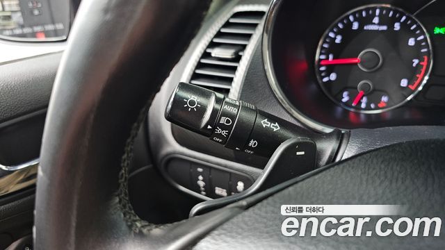 Kia K3 2013 — photo 16