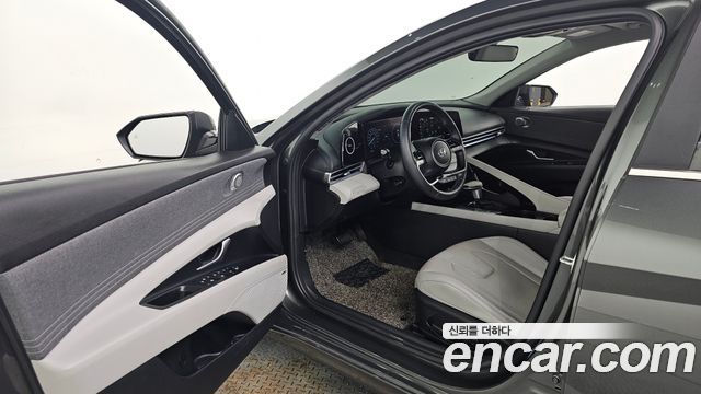 Hyundai AVANTE 2022 — photo 10