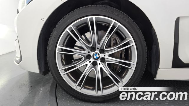 BMW 7-Series 2020 — photo 5