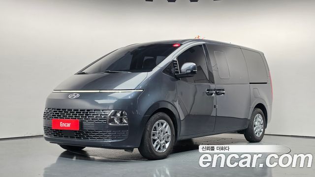 Hyundai Staria 2022 — photo 1