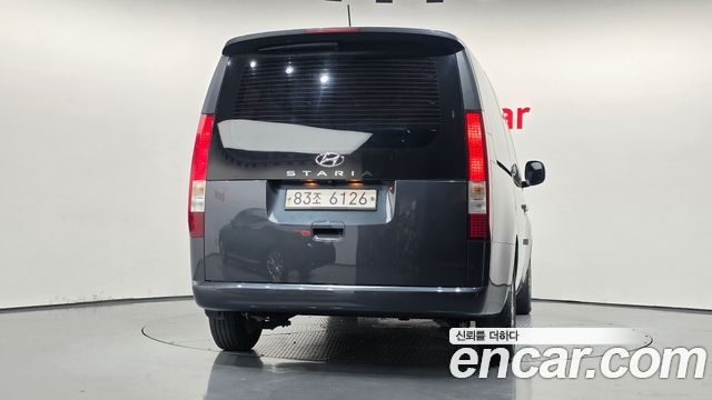 Hyundai Staria 2022 — photo 4