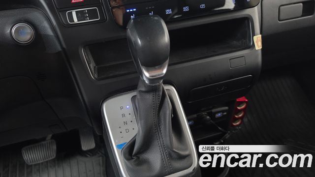 Hyundai Staria 2022 — photo 12